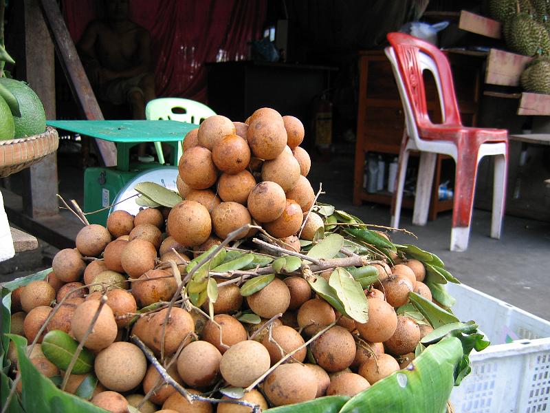 IMG_2140.JPG - PHNOM PENH: Longanes